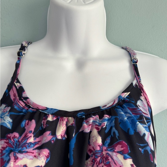 7 Sisters Bell Sleeves Cold Shoulder Floral Top Black/Pink M - Picture 3 of 5